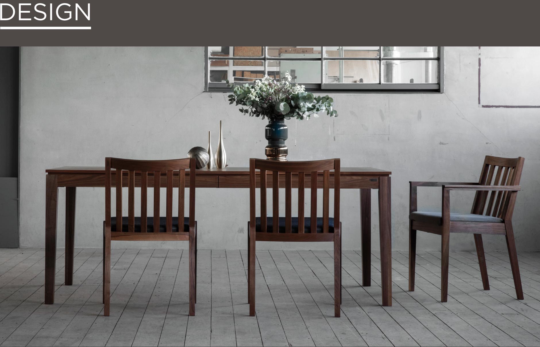 SOLID横浜の家具の中でも人気の引き出し付きダイニングテーブル。シンプルでシャープなラインが美しく、無駄がないデザイン。
